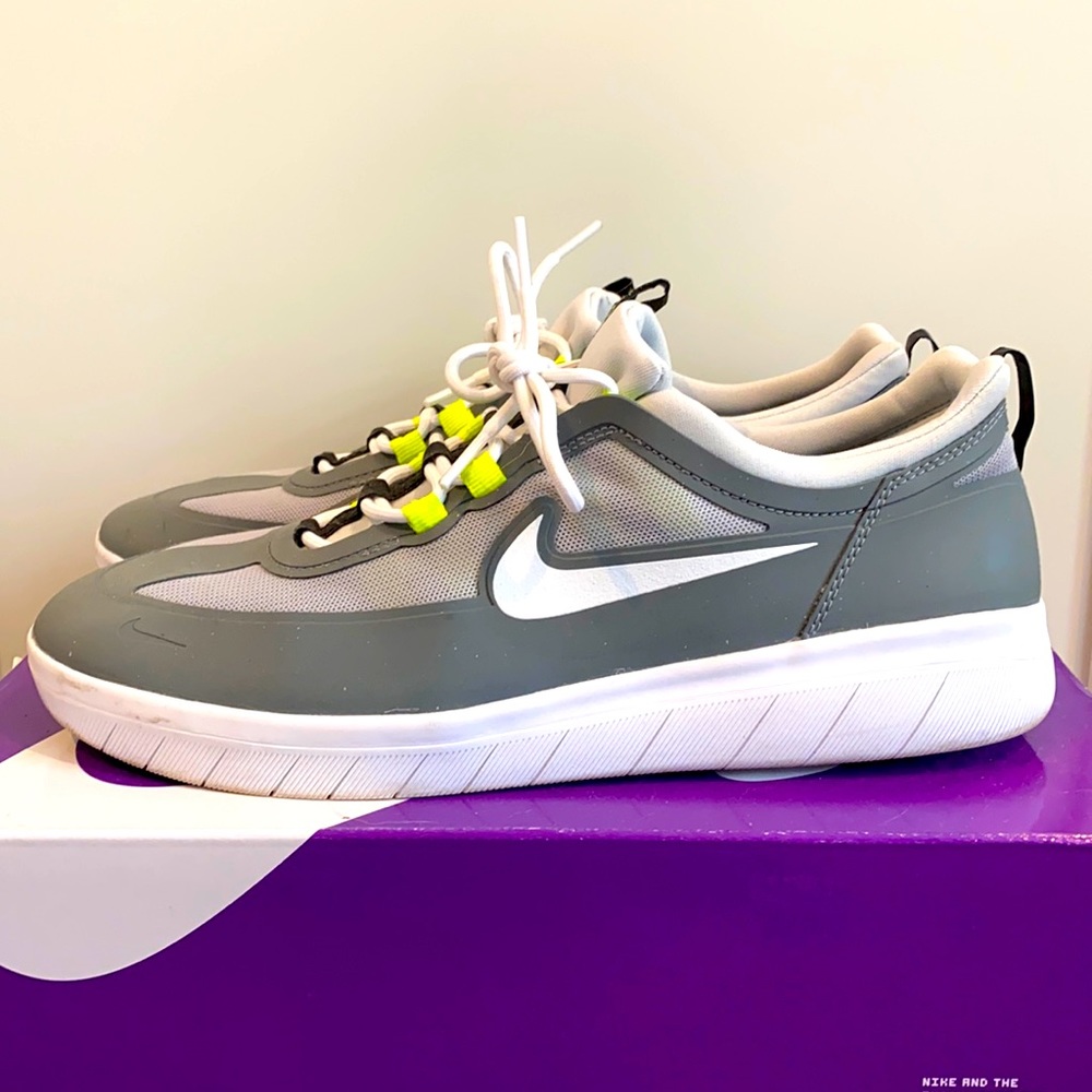 Men’s Nike sneakers size 10